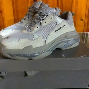 COPY - balenciaga triple s grey